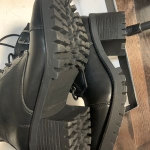 Women’s, boots. 6 1/2 black
